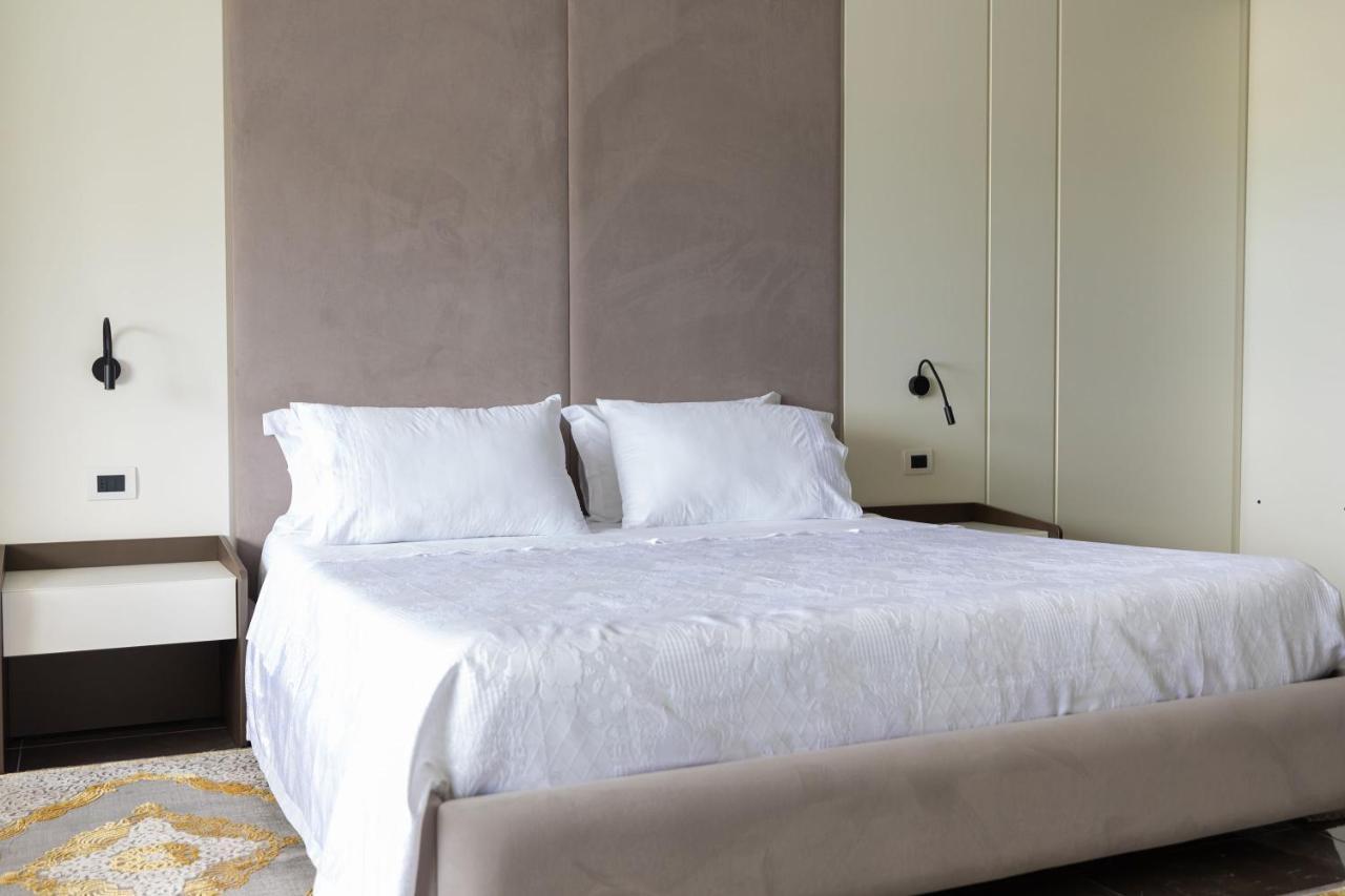 Hotel Pirro Vlorë 外观 照片