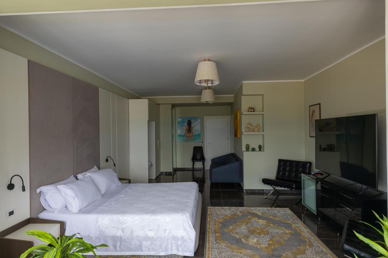 Hotel Pirro Vlorë 外观 照片