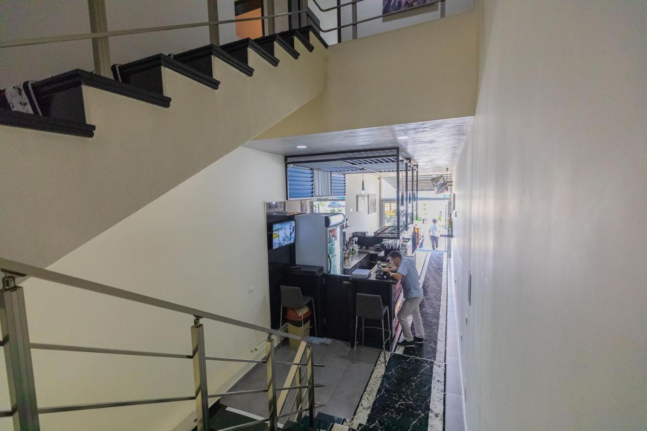 Hotel Pirro Vlorë 外观 照片